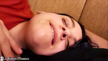 Сосут член парня