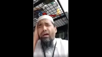 Молоденькая красотка пришла в гости к своему другу немного развлечься