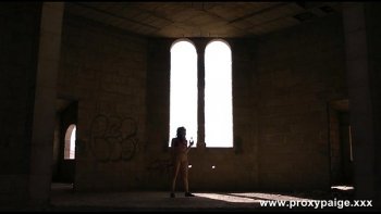 Тогда парни предложили сыграть в бутылочку без бутылочки и устроили с девчатами групповуху