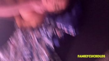 Папа сыном маму жестко