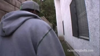 Пацан сахарной попкой