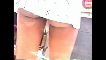 Эротика подглядыванье под юбку