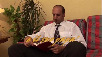 Онлайн отец с матерью трахают дочь