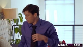 Порно пацан ебет мамку