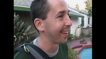 Чувак получил полноценный минет от раскованных красоток