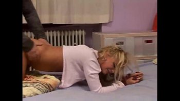 Груповое насилие в порно