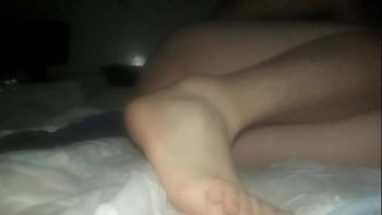 Чтобы он смог погладить манду хотя бы через трусики