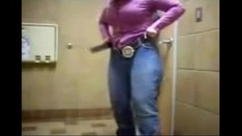 Она расставила рогатку