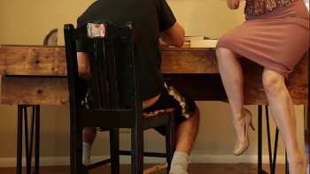 Мужик дрочит девушки смотрят