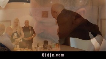 Секс сщ стариками