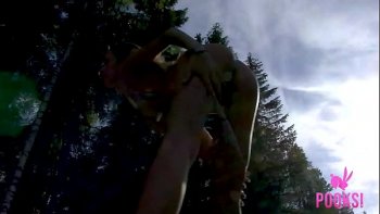 Позы сверху девушка видео