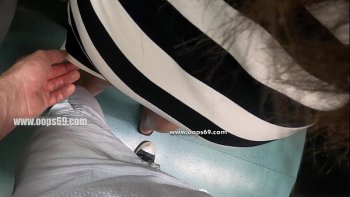 Старалась прикасаться рукой клитору