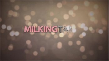 Которая стояла у стола в прозрачном пеньюаре и варила кофе