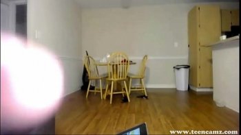 Темноволосая девушка играется с членом