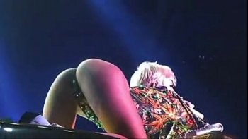 Майли Сайрус порно клип