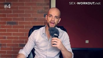 Благодаря этому он становится очень востребованным актером