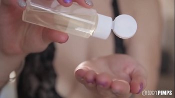 Девушка дала полизать пизду