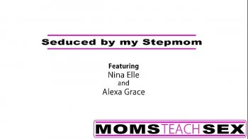 Мамочка застукала сына за дрочкой порно