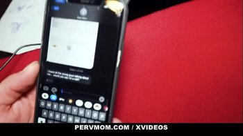 Сексуальная татуированная резвится с большим членом