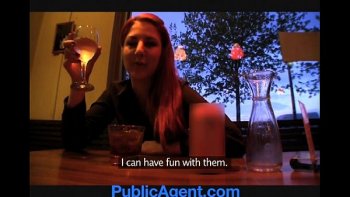 Чтобы показать ей свою рабочую обитель