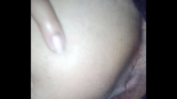 Которой красиво вертела из стороны в сторону