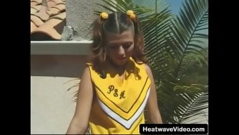 Она сразу же его отсосала ротиком